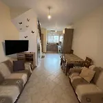 μεζονέτα θαλασσα * Псакудия