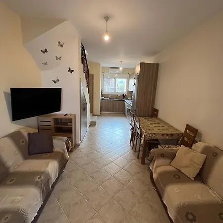 μεζονέτα θαλασσα * Pszakúdia